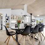 Helin - 800m From The Sea By Interhome *