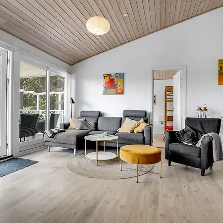 Helin - 800m From The Sea By Interhome *