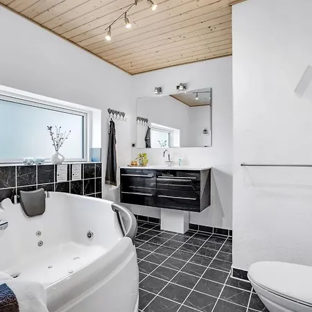Hébergement de vacances Helin - 800m From The Sea By Interhome
